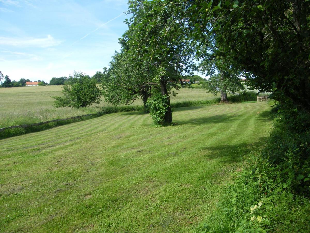 Pear Tree Gite Génis Exteriör bild